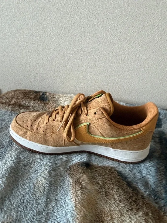 Nike Men’s Air Force 1 Happy Pinneapple - Picture 11 of 16